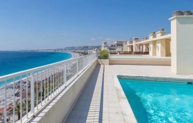 Le Royal, Spacious Seaside Apartment Rooftop And Pool นีซ ภายนอก รูปภาพ